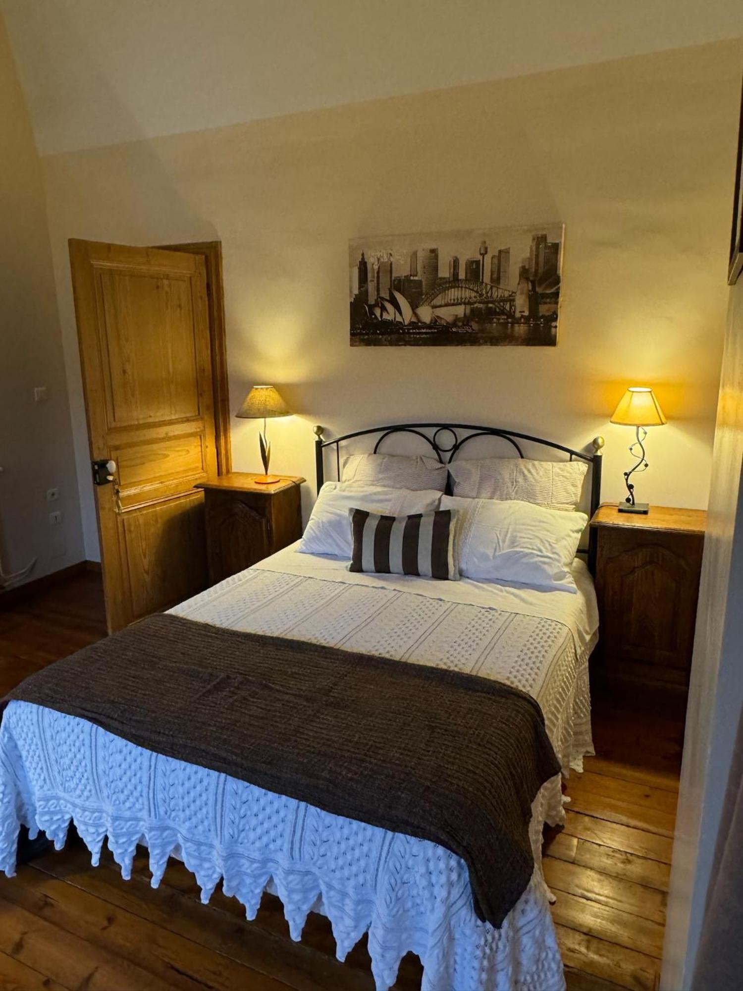 Le Patio Des Senteurs Bed & Breakfast Verzeille Exterior photo